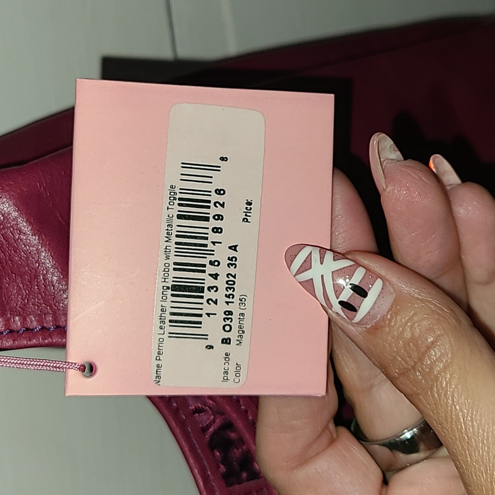 Elegant Burgundy Shoulder Bag with Tassel - Picture 3 of 4